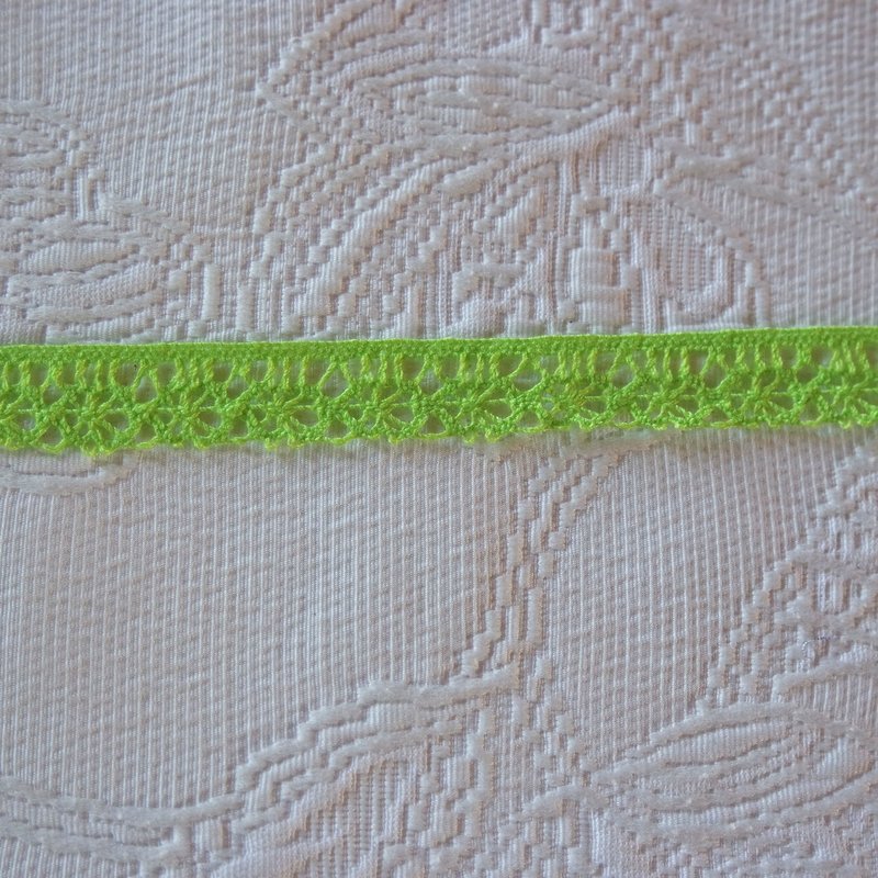 Klöppelspitze grün,  ca. 15mm